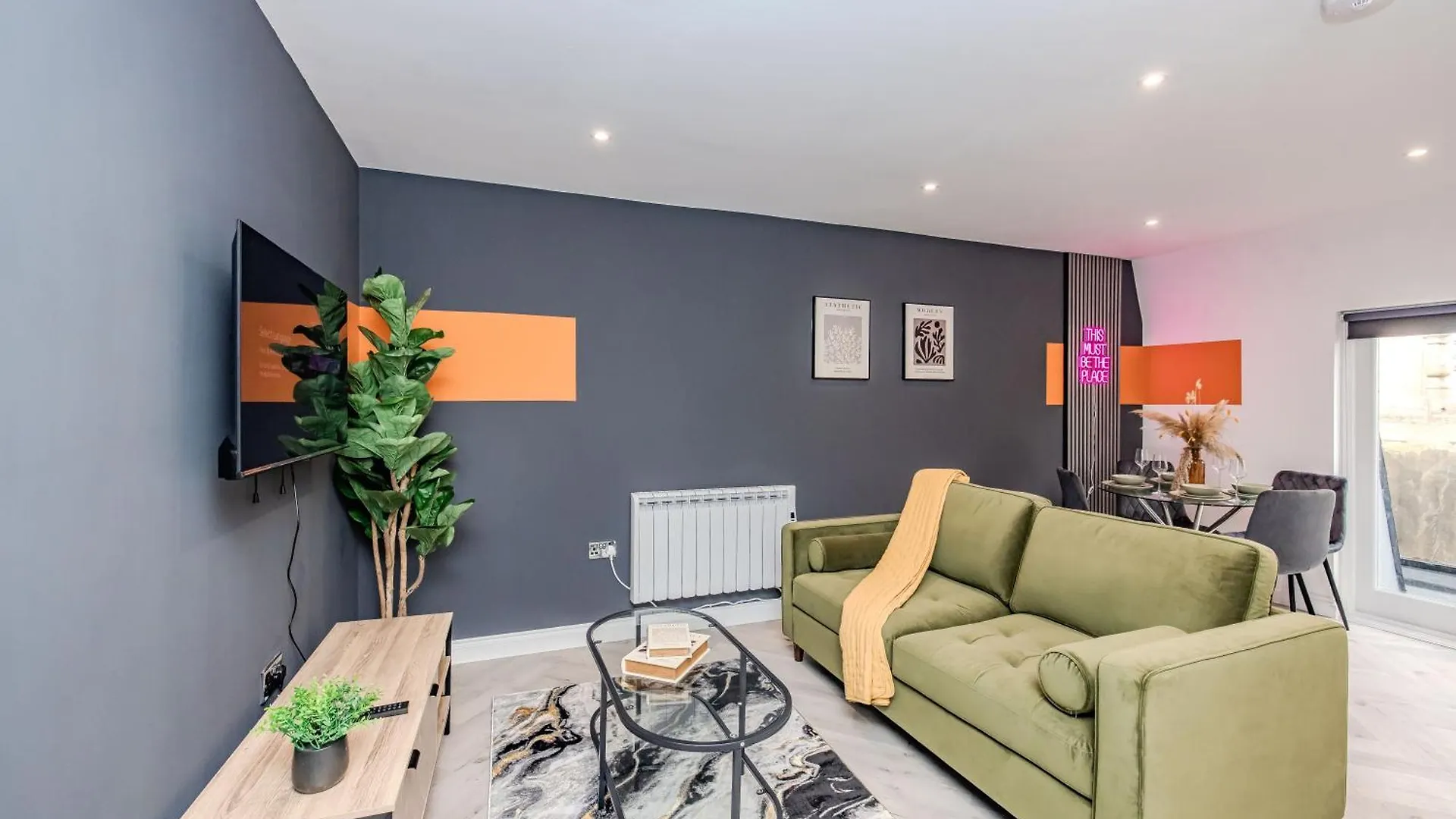 Luxury 1 Bed With Balcony In Central Brighton Next To Beach Sleep 4