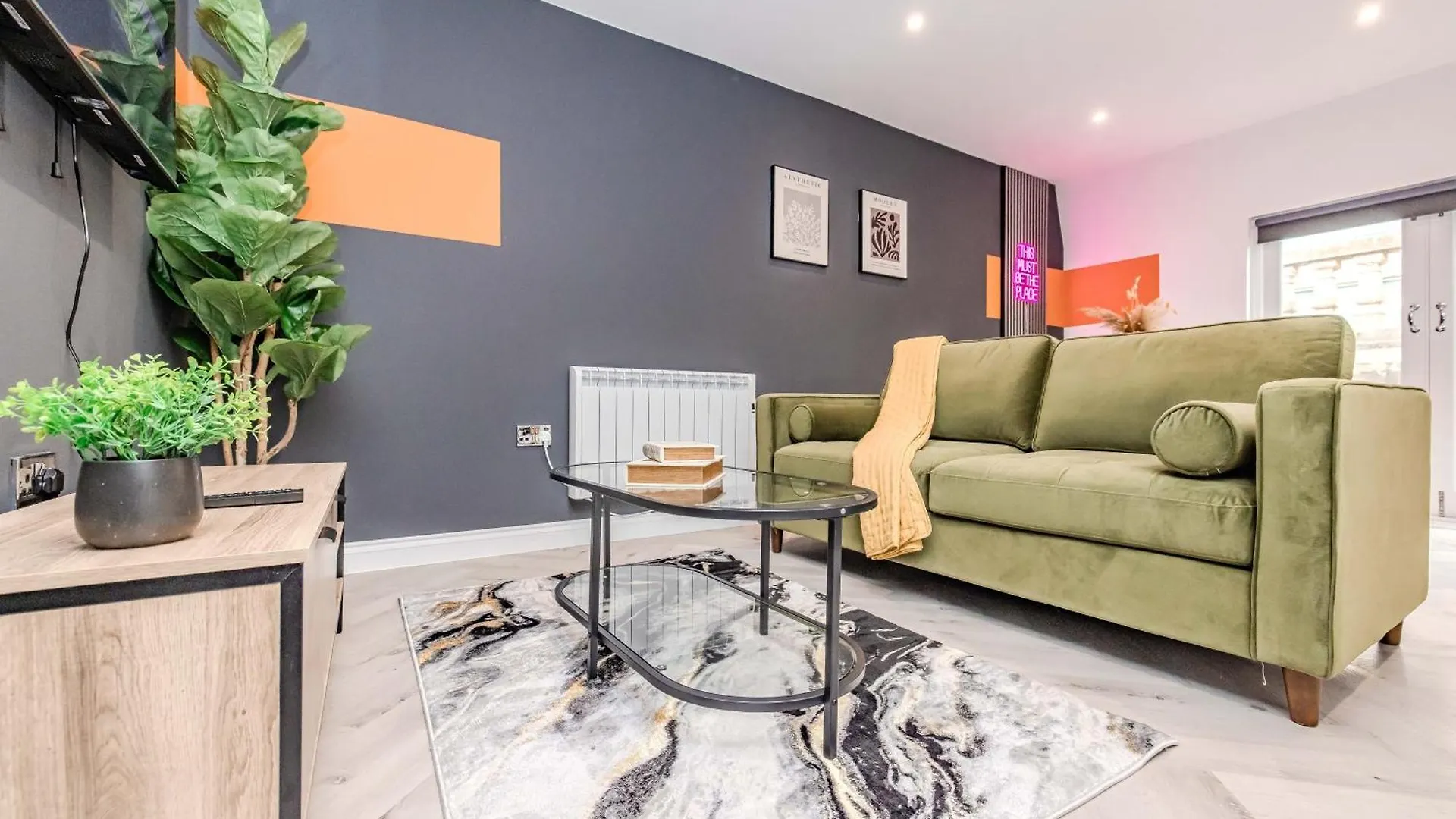 Luxury 1 Bed With Balcony In Central Brighton Next To Beach Sleep 4